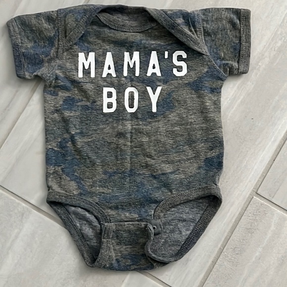 Mama’s boy Onesie - Picture 1 of 1